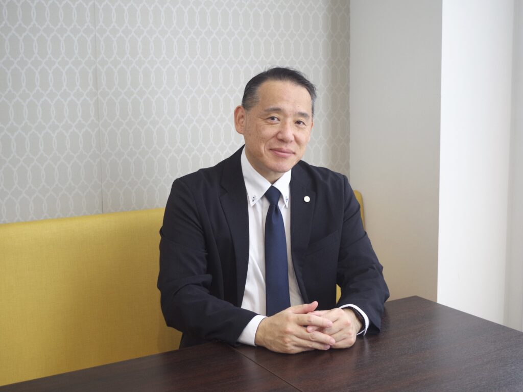 行政書士小山国際法務事務所の代表